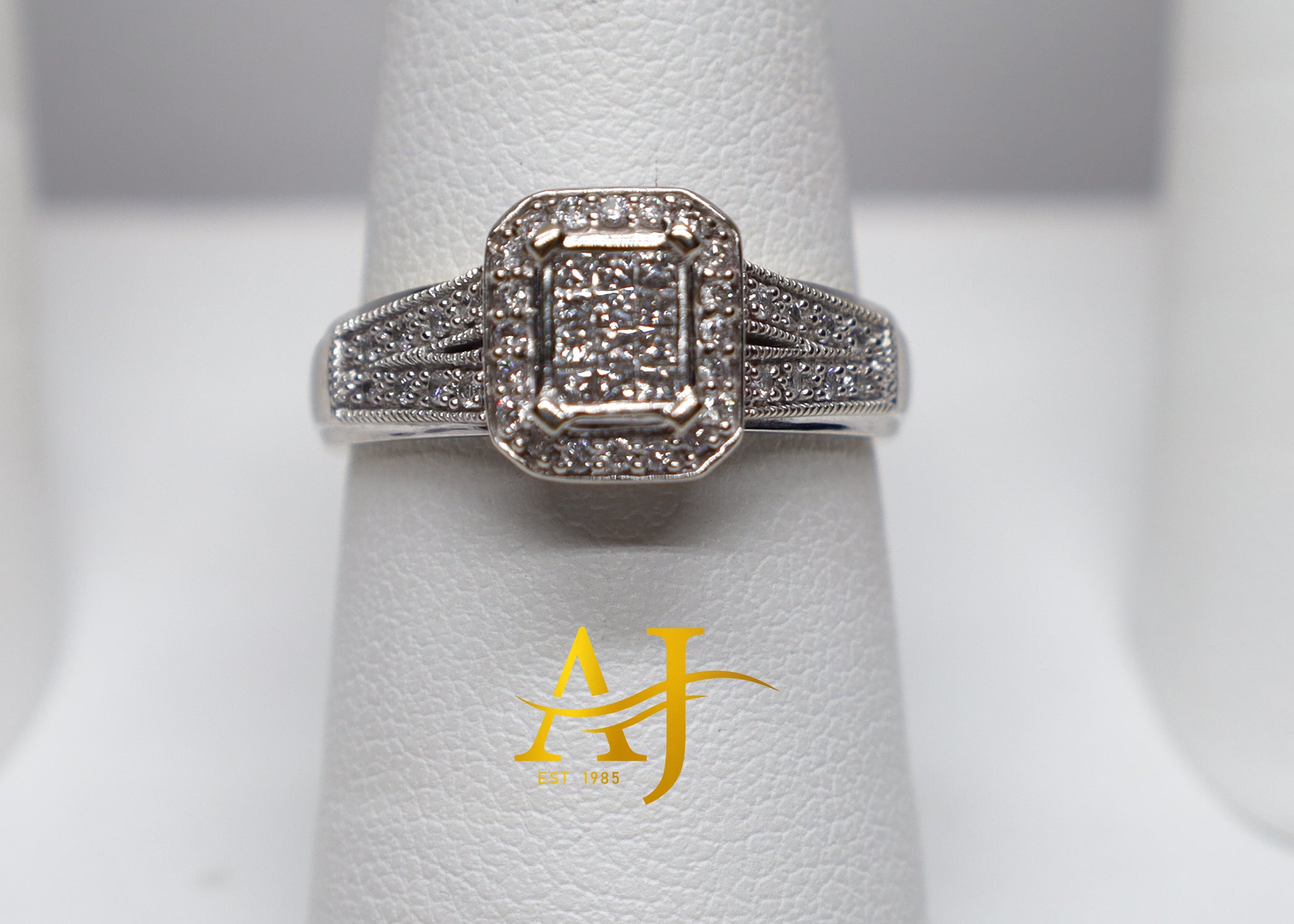 14K Princess Halo Engagement Ring