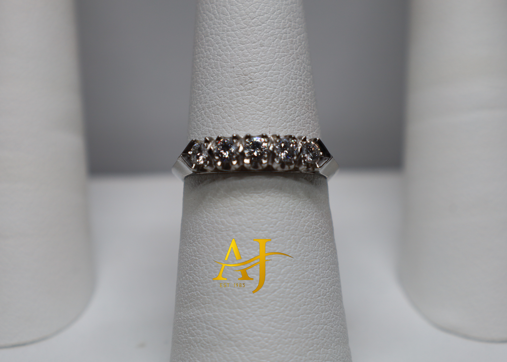 14K White Gold Diamond Wedding Band