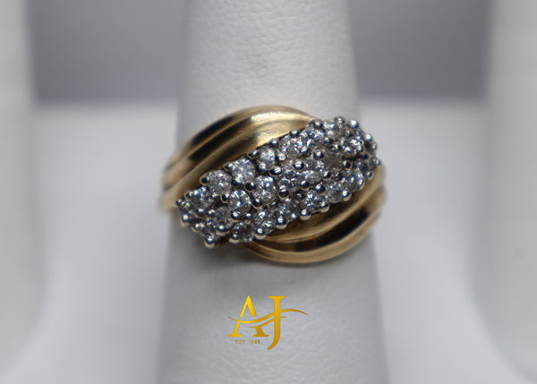 Anillo de diamantes en racimo de 14 quilates