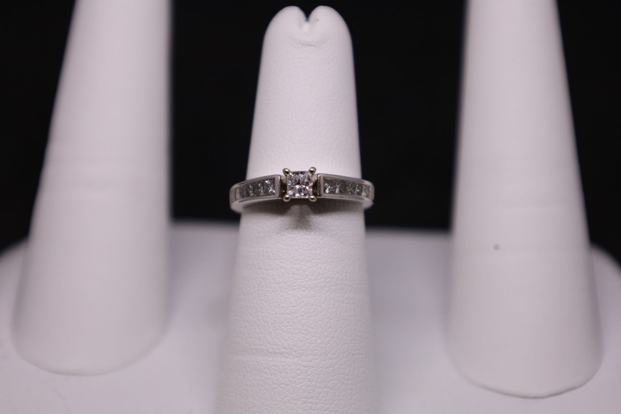 14KT Princess cut Band