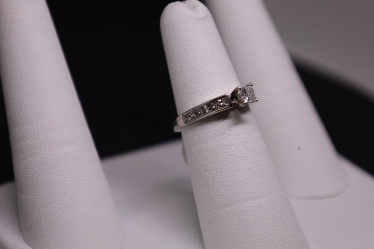 14KT Princess cut Band