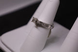 Anillo de diamantes baguette de 14 quilates