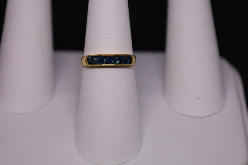 18K Sapphire Band