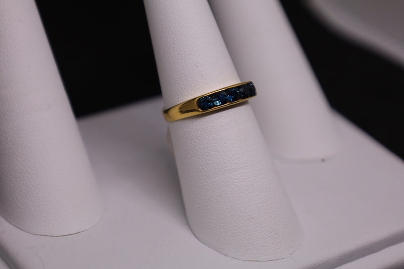 18K Sapphire Band