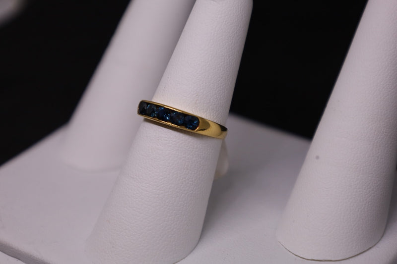 18K Sapphire Band