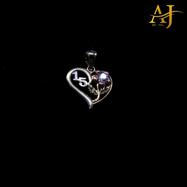 14KT 2 Tone XV Años Heart